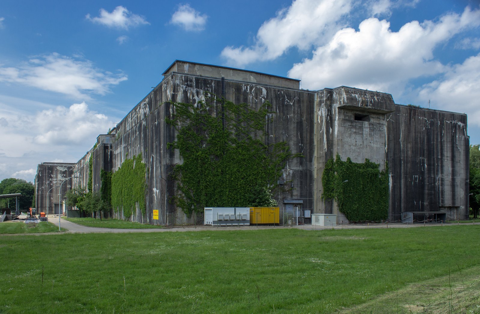 Reference photograph of bunker valentin.